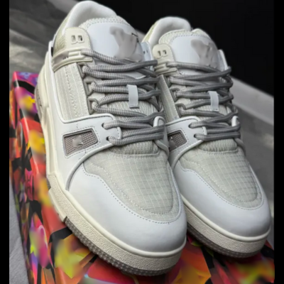 Mens L-V White Sneaker